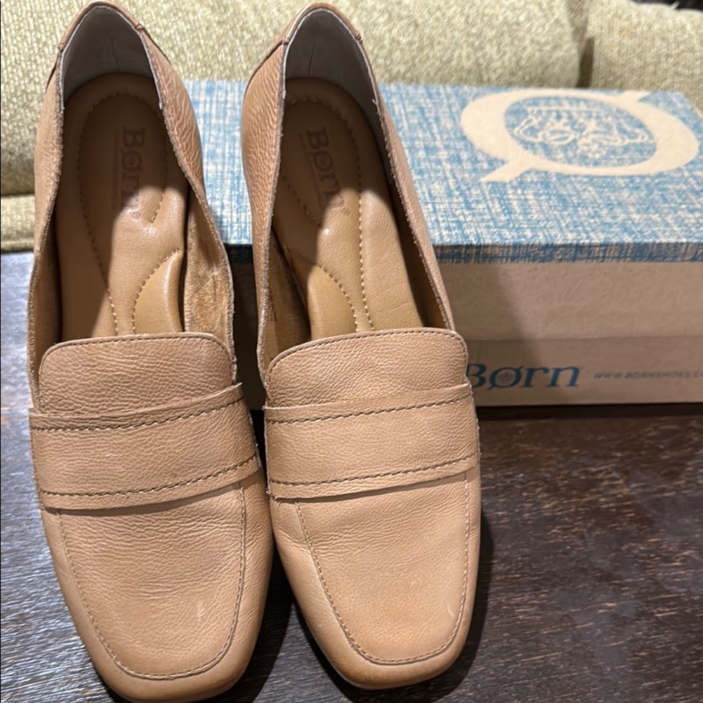 Born Women’s Tan Loafers